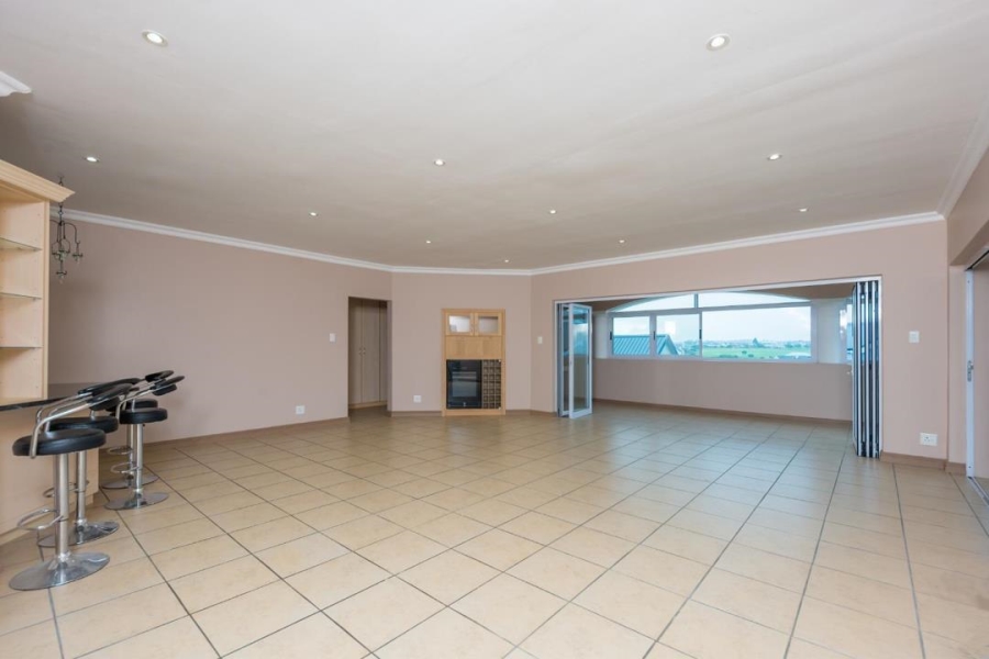 3 Bedroom Property for Sale in Kingswood Golf Estate Western Cape